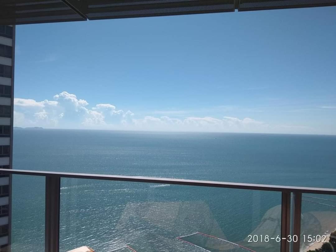 Sea View Apartment In Pattaya Eksteriør bilde