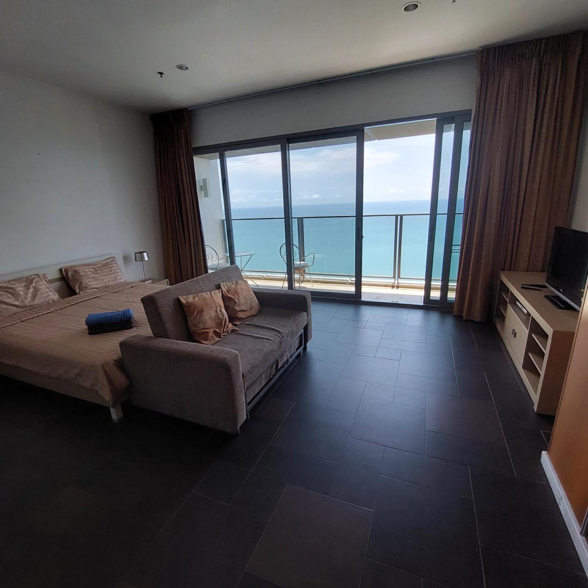 Sea View Apartment In Pattaya Eksteriør bilde