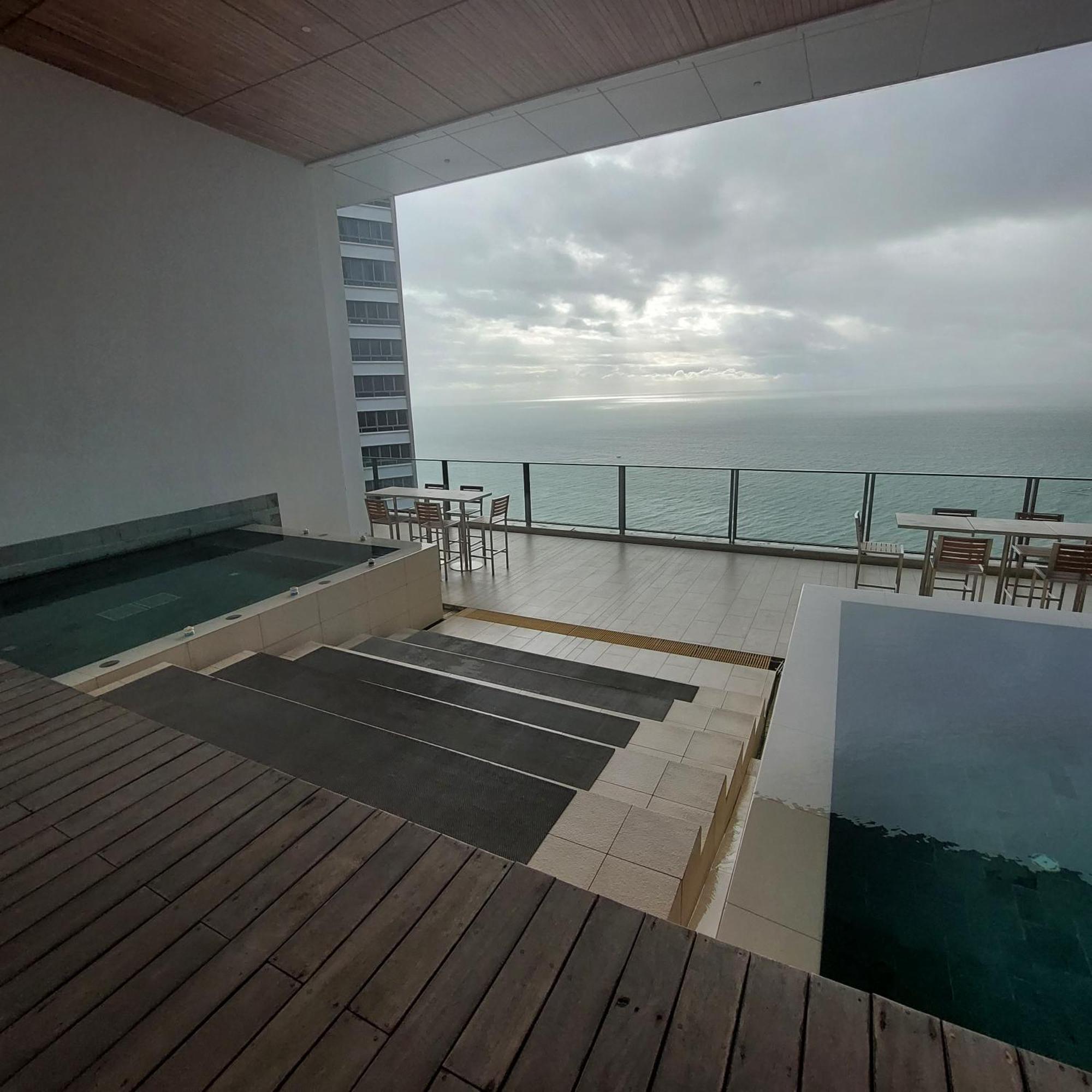 Sea View Apartment In Pattaya Eksteriør bilde