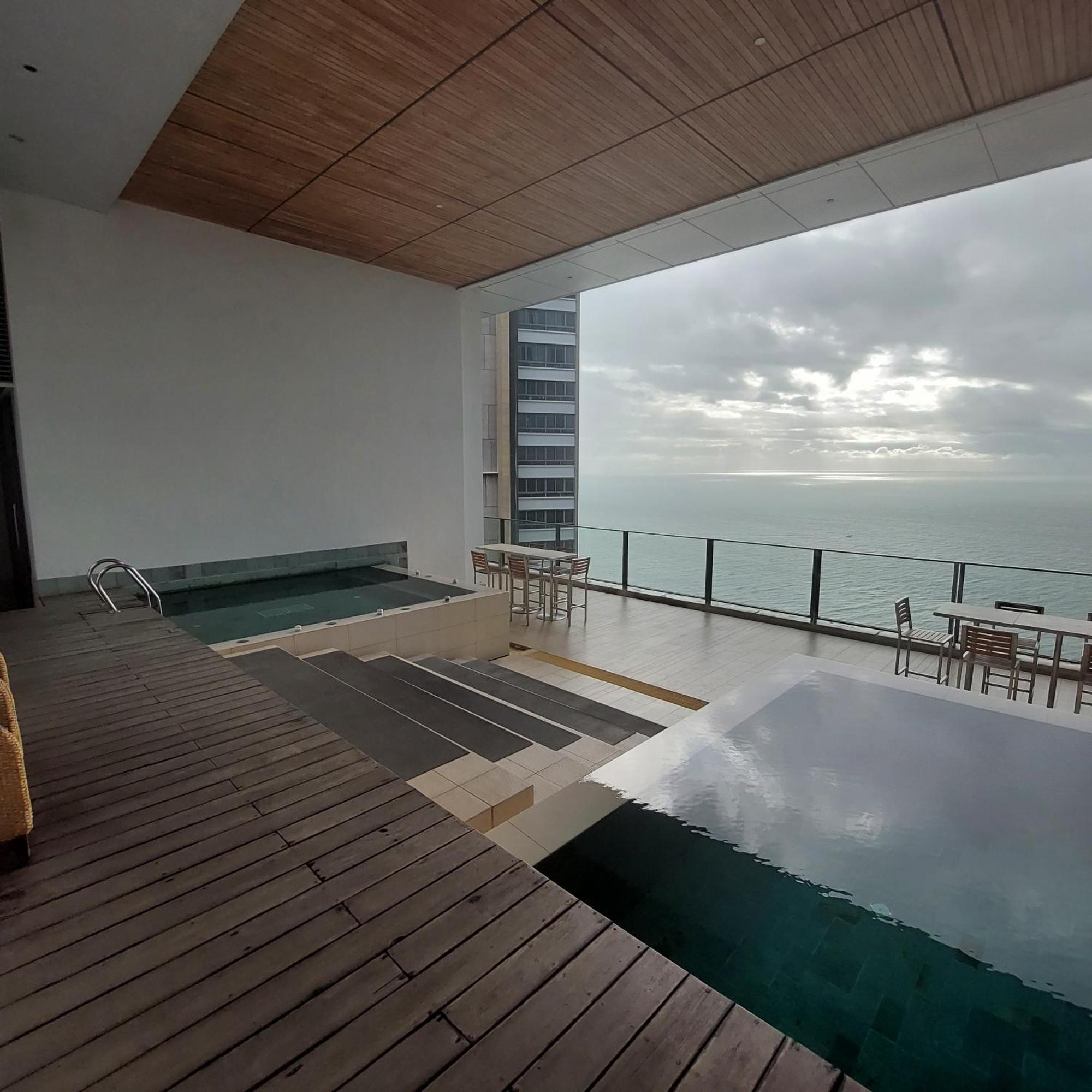Sea View Apartment In Pattaya Eksteriør bilde