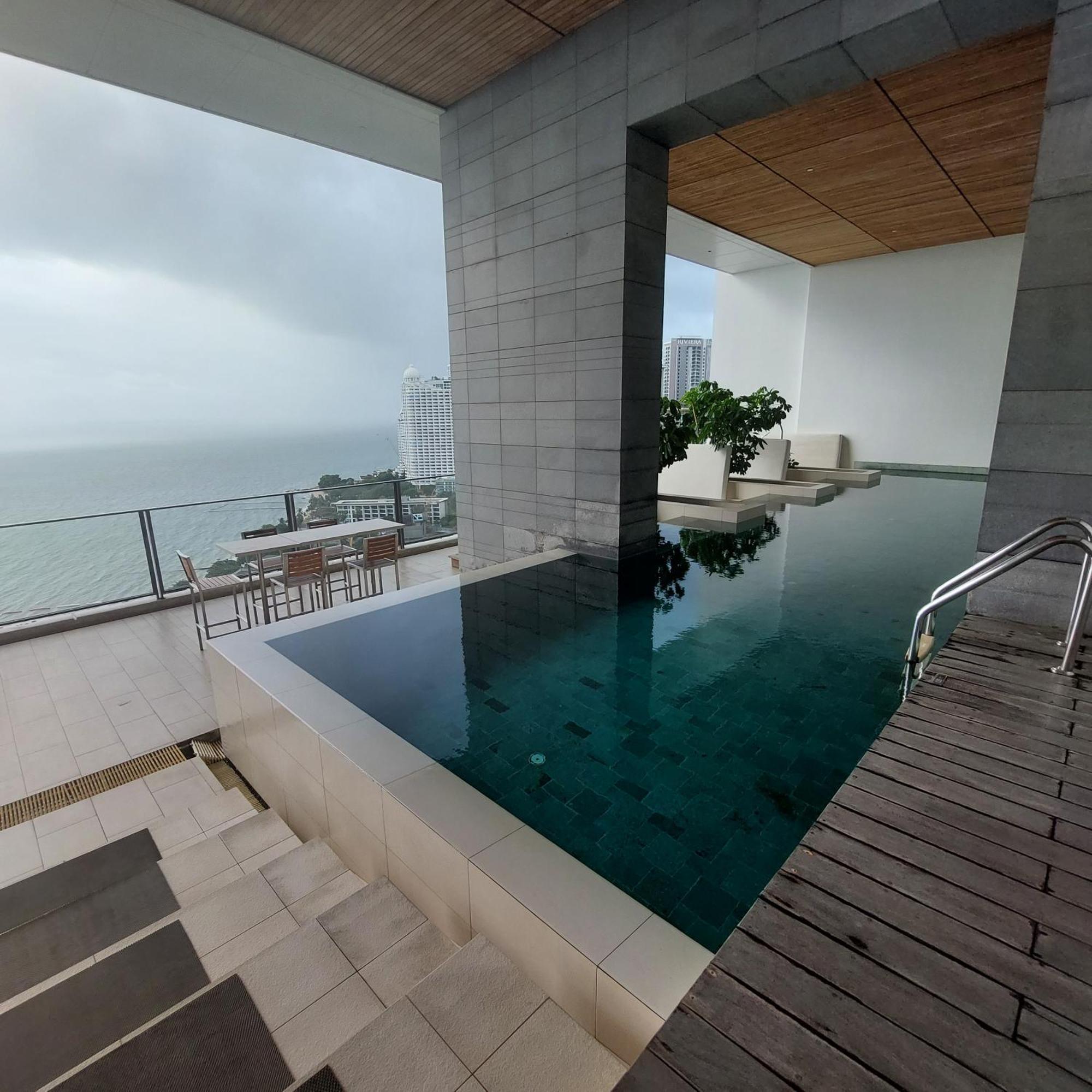 Sea View Apartment In Pattaya Eksteriør bilde