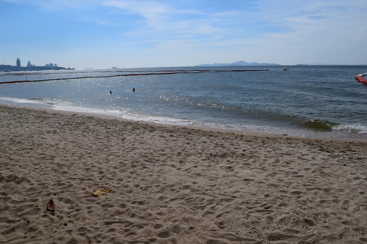 Sea View Apartment In Pattaya Eksteriør bilde