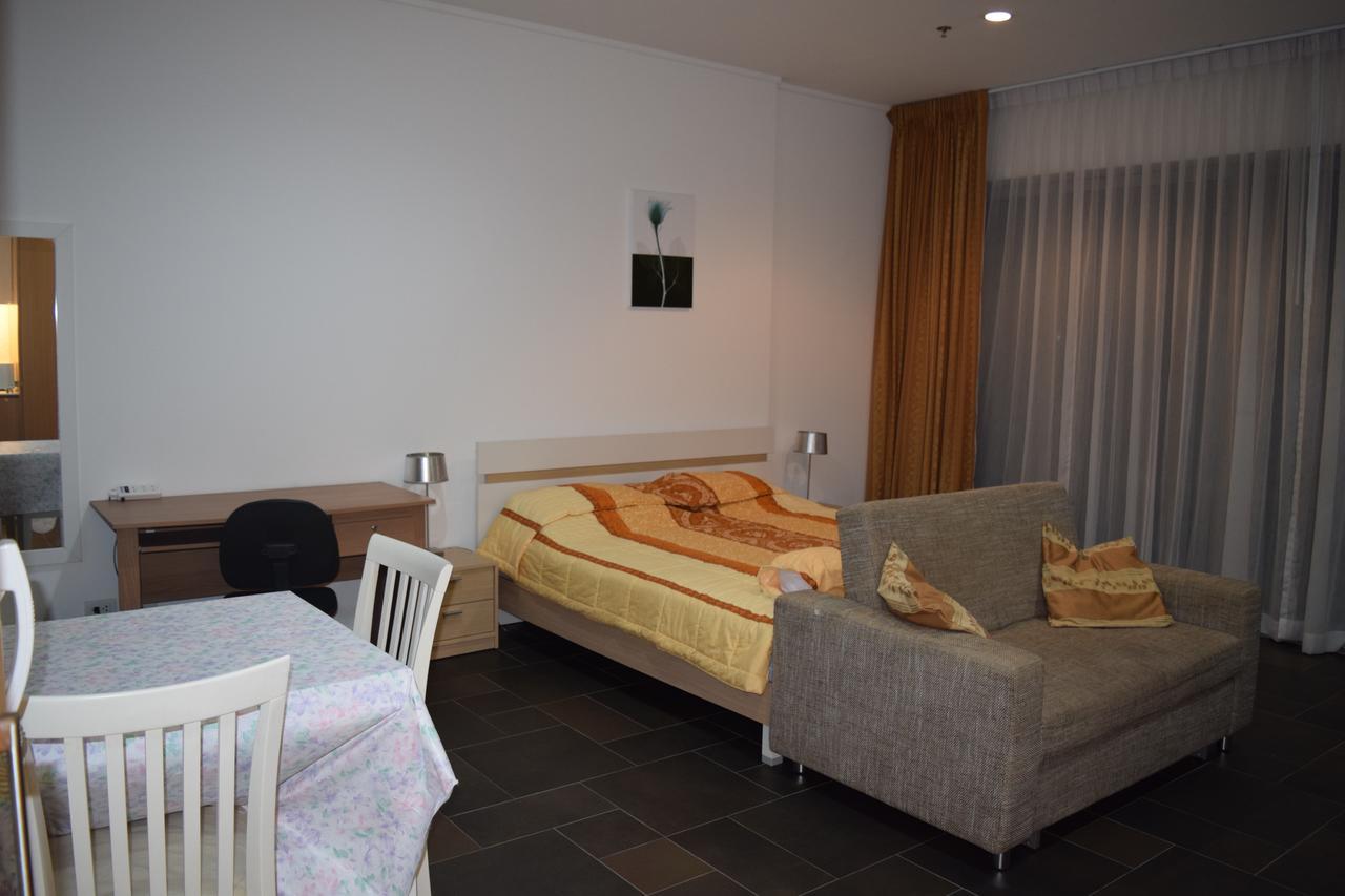Sea View Apartment In Pattaya Eksteriør bilde