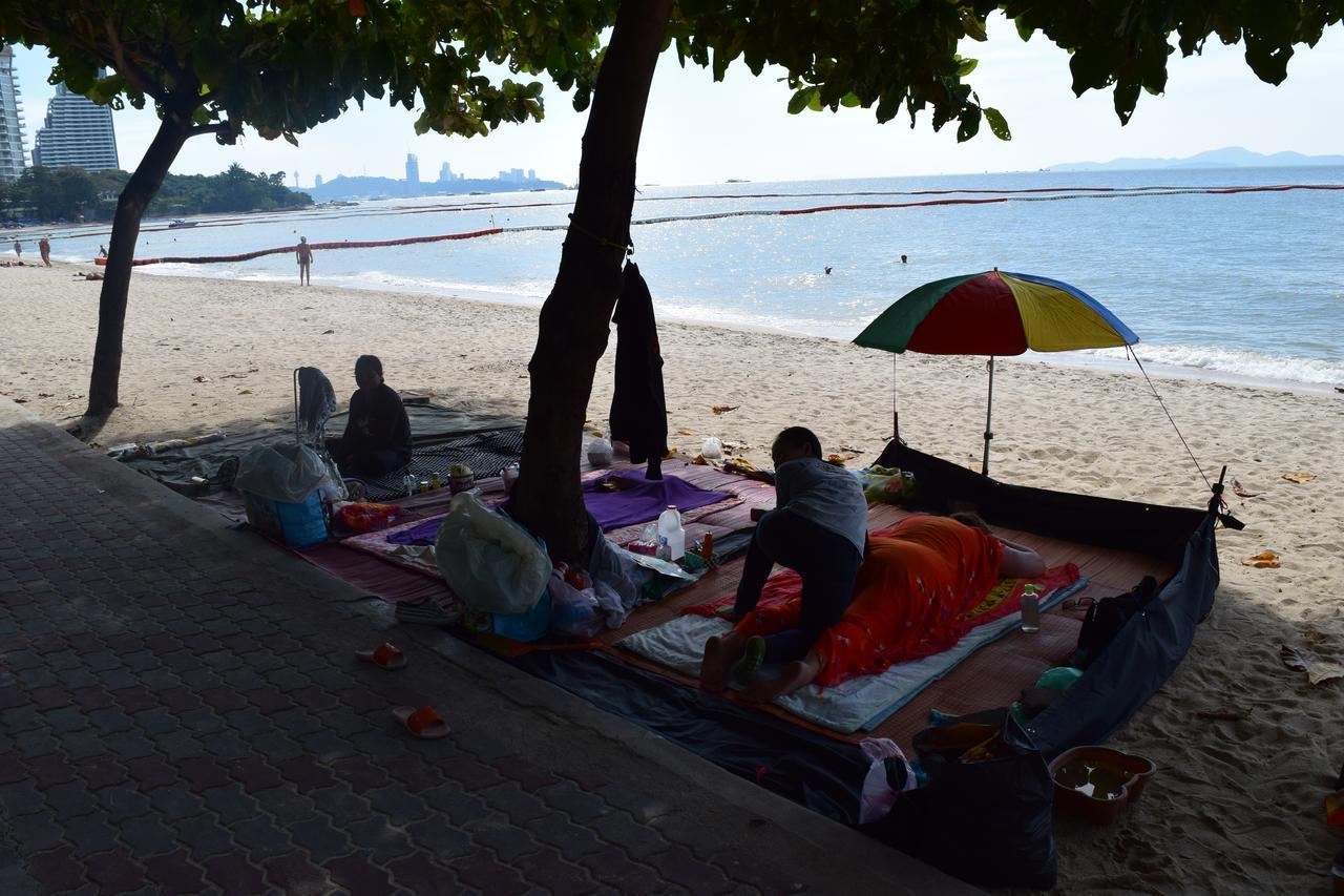 Sea View Apartment In Pattaya Eksteriør bilde